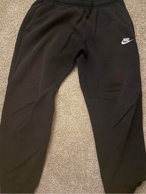 Nike men’s Black Fleece Joggers - Comfortable Everyday Bottoms